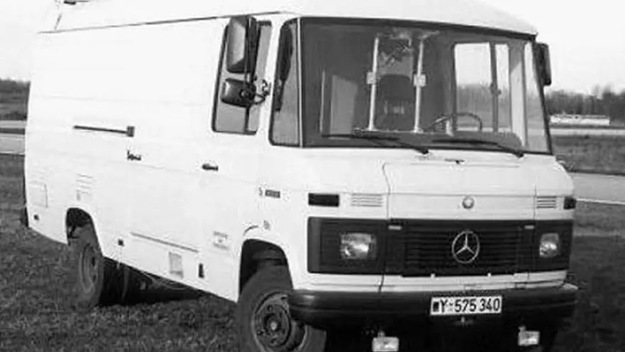 La furgoneta robótica de Ernst Dickmanns era capaz de detectar las líneas de la carretera en los años 80