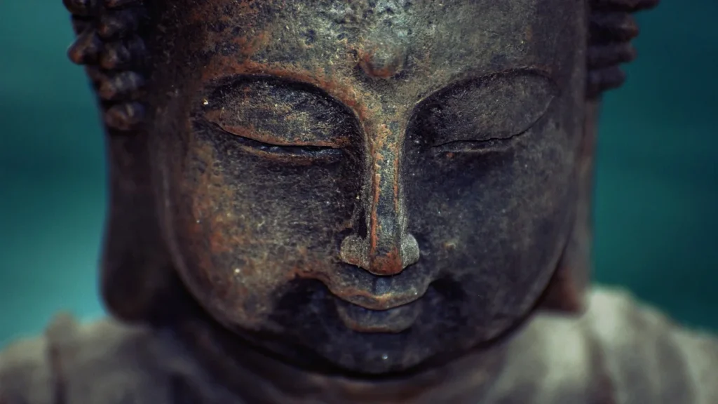 La espiritualidad reflejada en buda meditando 