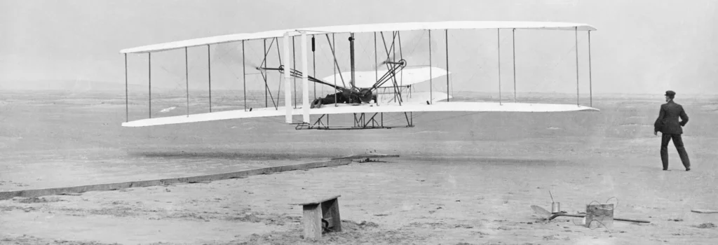 Primer avión del mundo y los hermanos Wright en 1903