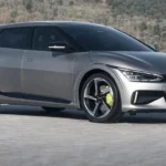 Kia modelos EV6, de color gris