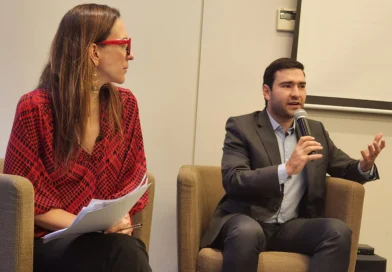 Bogotá fortalece la lucha contra el ‘gota a gota’: Secretaría de Desarrollo Económico y Monet han desembolsado $4.200 millones a negocios locales Bogotá fortalece la lucha contra el ‘gota a gota’: Secretaría de Desarrollo Económico y Monet han desembolsado $4.200 millones a negocios locales