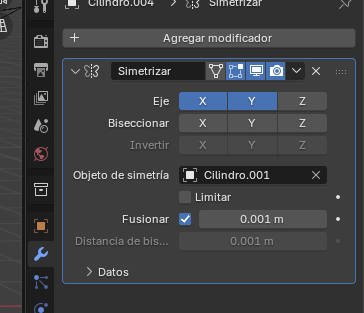 “Aplicación del modificador de simetría para duplicar el brazo en el eje correspondiente.”