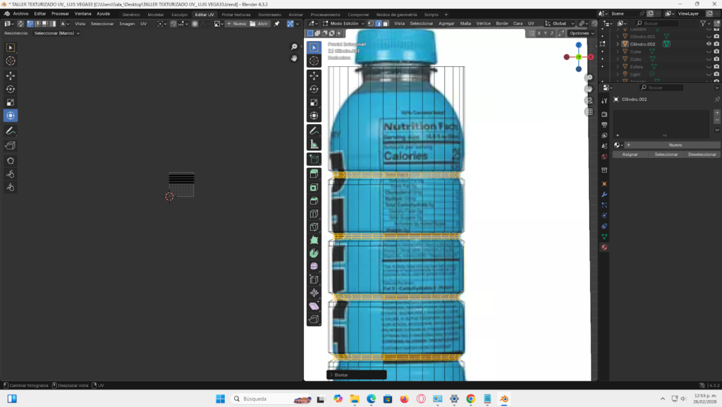 Proceso paso a paso del modelado 3D de una botella energizante en Blender, comenzando desde un cilindro base, ajustes en modo edición, aplicación de loop cuts, biselado y extrusión para definir la forma. Se muestra la preparación de la malla, separación y modelado de la tapa, aplicación de modificador Subdivision Surface y desarrollo del mapeado UV para integrar la etiqueta y texturas realistas, finalizando con la unión completa del modelo optimizado.