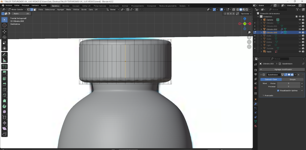 Proceso paso a paso del modelado 3D de una botella energizante en Blender, comenzando desde un cilindro base, ajustes en modo edición, aplicación de loop cuts, biselado y extrusión para definir la forma. Se muestra la preparación de la malla, separación y modelado de la tapa, aplicación de modificador Subdivision Surface y desarrollo del mapeado UV para integrar la etiqueta y texturas realistas, finalizando con la unión completa del modelo optimizado.