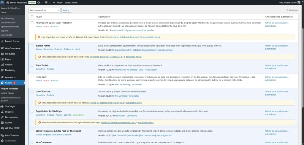 Panel de salud del sitio WordPress mostrando las 7 mejoras recomendadas con sus categorías de seguridad y rendimiento