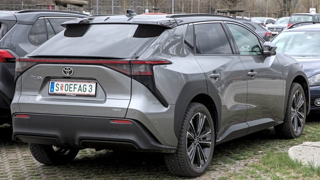 Toyota bZ4X, SUV eléctrica de Toyota (foto ilustrativa: Alexander-93, Wikimedia Commons, CC BY-SA 4.0)