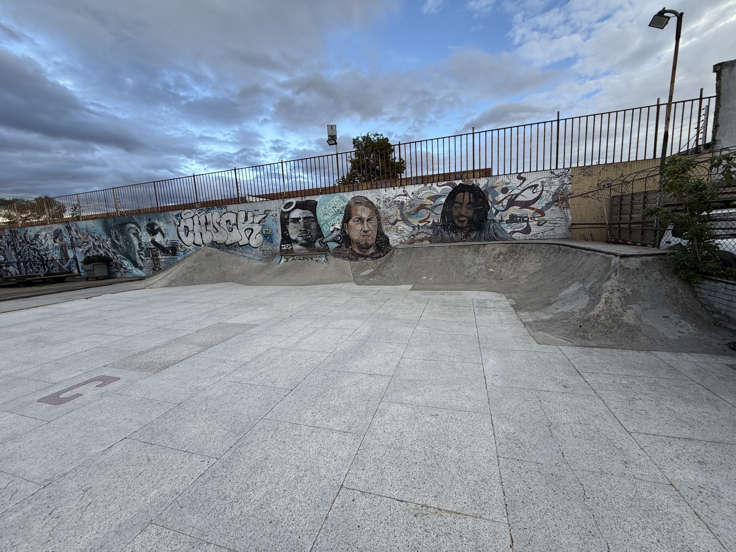 Referencia fotográfica del mural y las transiciones de las rampas.