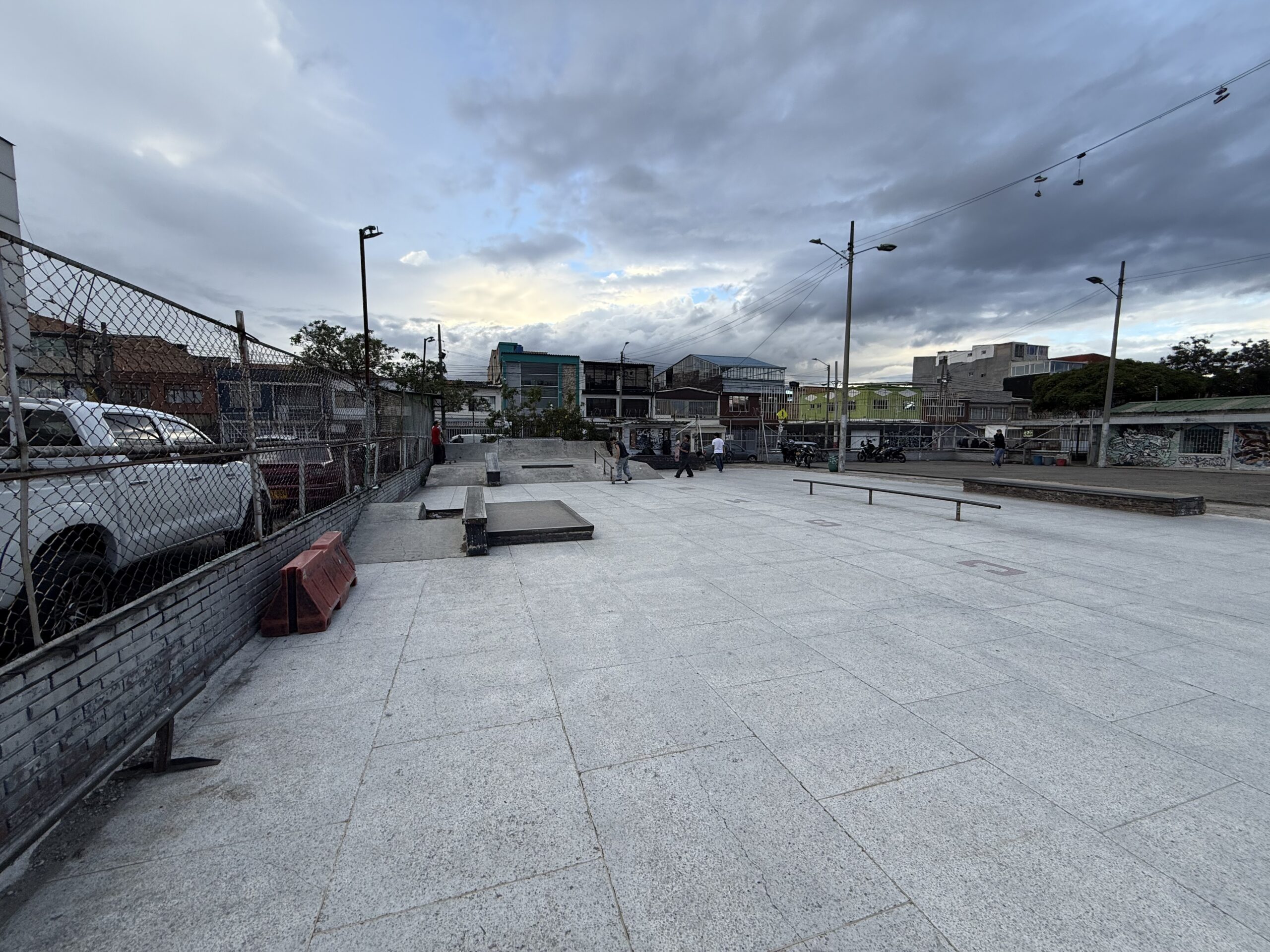 Fotografía propia del skatepark El Japón utilizada para estudiar la distribución de la pista y sus obstáculos.